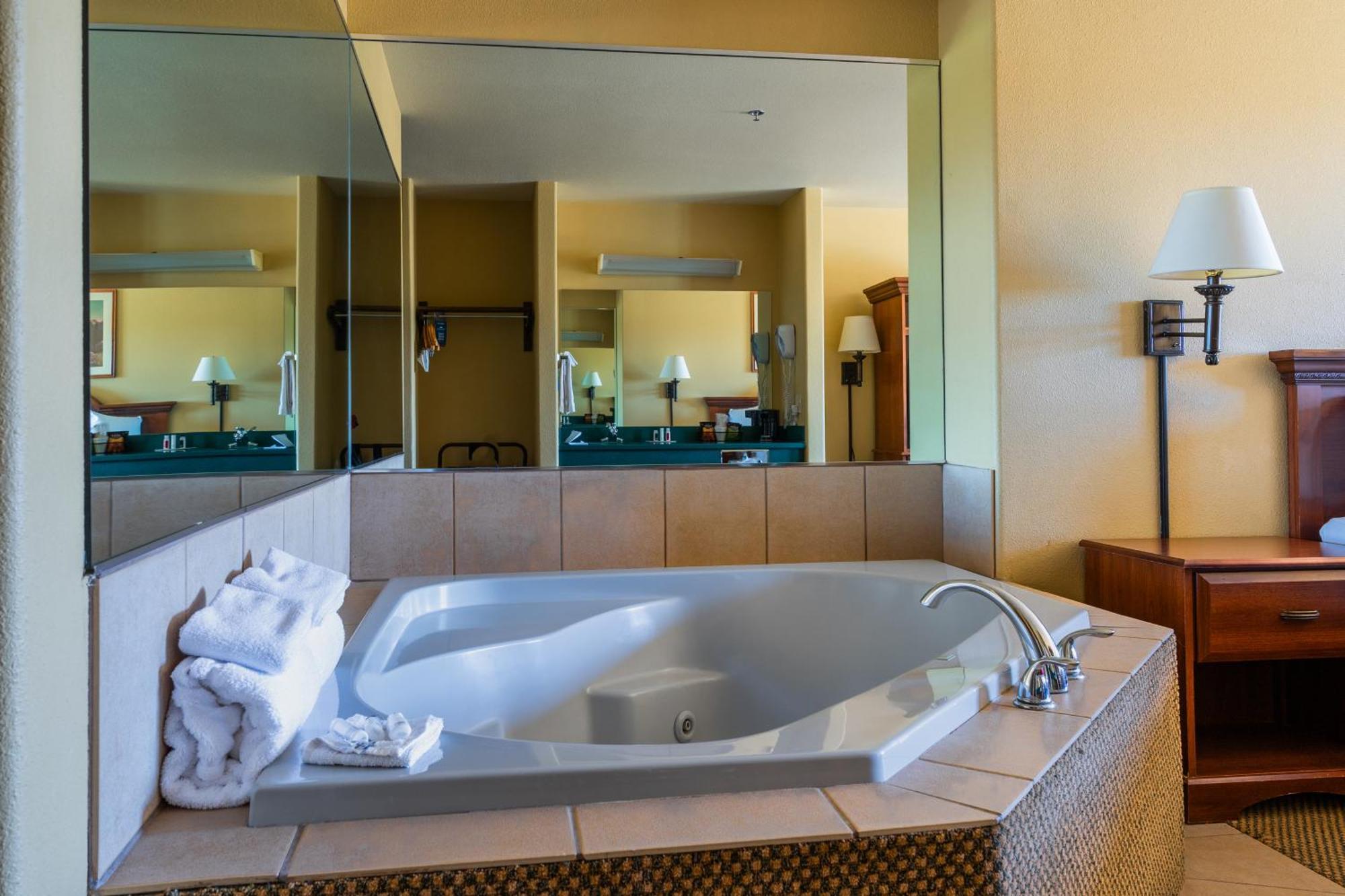 Pinedale Hotel & Suites Ngoại thất bức ảnh